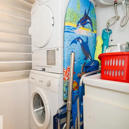 Luxury 2 Bed 2 Bath With Pool *