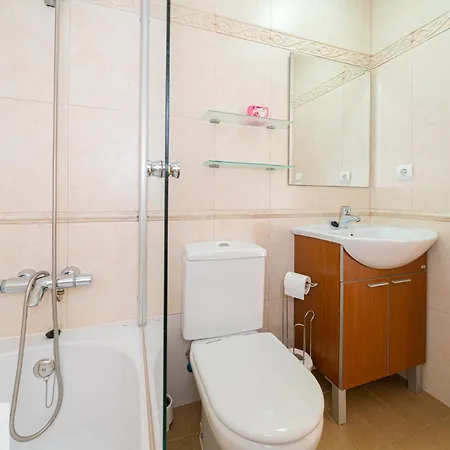 Luxury 2 Bed 2 Bath With Pool *