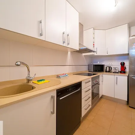 Luxury 2 Bed 2 Bath With Pool *