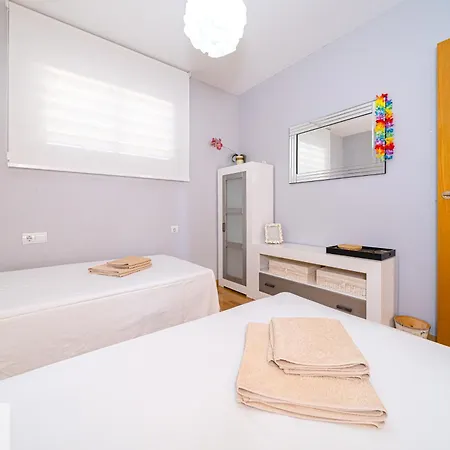 Luxury 2 Bed 2 Bath With Pool *