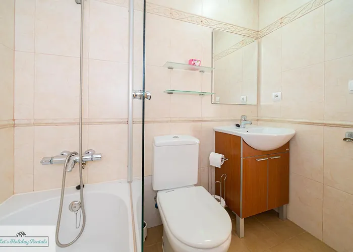 Luxury 2 Bed 2 Bath With Pool *
