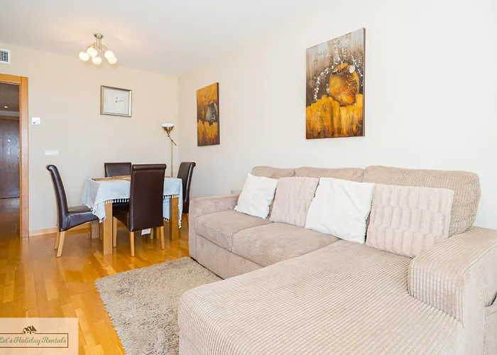 Luxury 2 Bed 2 Bath With Pool