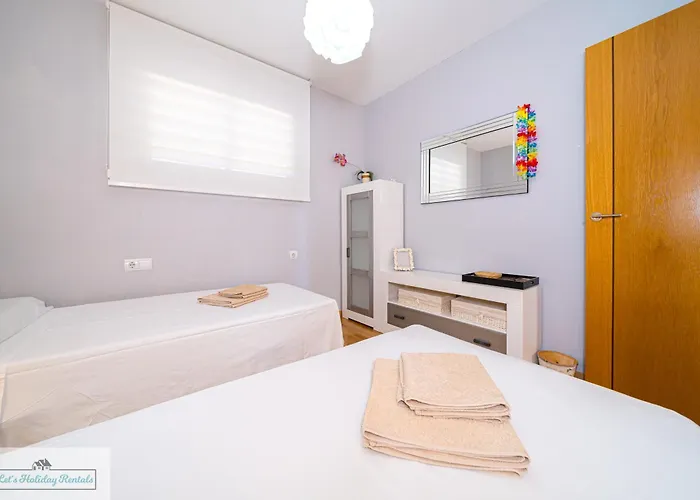 Luxury 2 Bed 2 Bath With Pool *