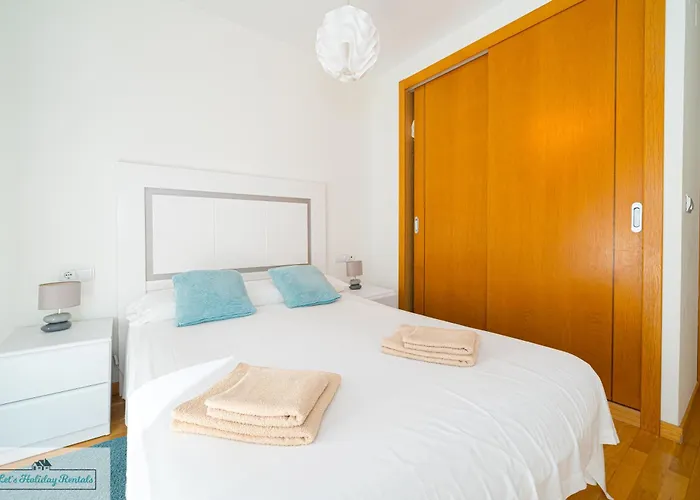 Luxury 2 Bed 2 Bath With Pool