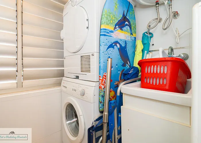 Luxury 2 Bed 2 Bath With Pool *
