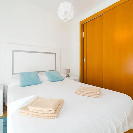 Luxury 2 Bed 2 Bath With Pool